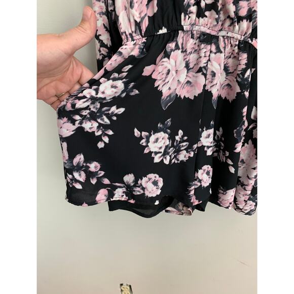 Black Pink Floral Romper Long Sleeve Surplice XS RED Saks Fifth Avenue - Picture 9 of 11